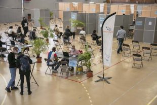 Le gymnase de Noisy-le-Sec, transformé en centre de vaccination.