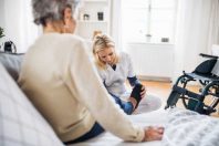 Aide a domicile - Halfpoint - adobestock.com