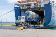 Le four a été acheminé par bateau depuis le port du Havre, avec 1 000 tonnes de matériel nécessaire
pour les travaux.