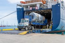 Le four a été acheminé par bateau depuis le port du Havre, avec 1 000 tonnes de matériel nécessaire
pour les travaux.