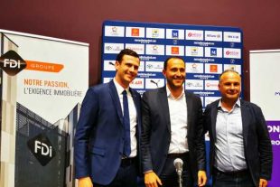 De gauche à droite : le président du Montpellier Handball, Julien Deljarry, le directeur général du groupe FDI, Mathieu Massot et Christian Assaf, vice-président aux Politiques sportives de Montpellier Méditerranée Métropole lors de présentation du naming à la presse le jeudi 30 septembre 2021