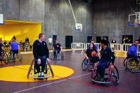 A Amiens, des équipes mixtes s’entraînent en vue des Hand’Hauts’Lympics qui a lieu lors de la Semaine européenne pour l’emploi des personnes handicapées.