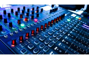musique-console-Phawat-AdobeStock_227398546-600x400