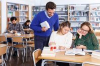 bibliothecaire-bibliotheque-JackF-AdobeStock_359857163