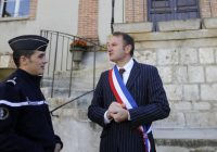Gendarme et maire