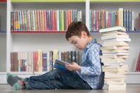 enfant-lecture-wip-studio-AdobeStock_106467963