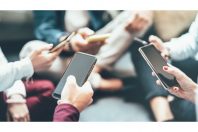 smartphone-jeunes-Mirko Vitali-AdobeStock_296398583