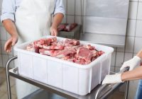 Viande à la cantine