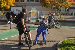 La communauté de communes de Miribel et du Plateau (Ain) a démarré en septembre 2021 la mise en place d’un plan de déplacement
établissements scolaires avec Eco CO2.