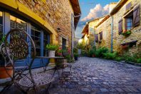 patrimione-village-Gael Fontaine-AdobeStock_469038681