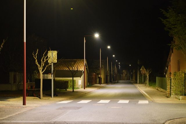 Luminaires auto-adaptatifs à Lagrave (81)
