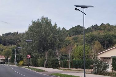 571 candélabres photovoltaïques ont été implantés à ce jour dans l’agglomération d’Agen (Lot-et-Garonne) par l’entreprise
Fonroche, concepteur et fabricant basé à Agen.