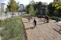 Le parc Jacob-Hugentobler à Villeurbanne (Rhône) a été récompensé
par le prix « Paysages en projet » 2018, catégorie parcs et jardins
et par la Victoire d’or du paysage, catégorie du public 2020.