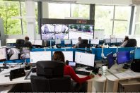 La métropole de Dijon a lancé en 2019 son projet ON Dijon, dans lequel un poste de pilotage supervise plusieurs services
dont l’éclairage public, les feux de circulation ou la vidéosurveillance.