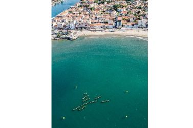 Dans sa version finale, l’ouvrage de 200 m de long occupera toute la largeur entre les deux épis parallèles à la plage du Grau-d’Agde (Hérault).