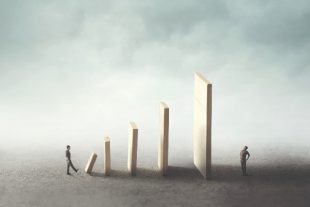 dominos-effondrement-AdobeStock