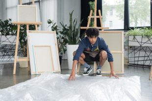 artiste-peintre-LIGHTFIELD STUDIOS-AdobeStock_567783202