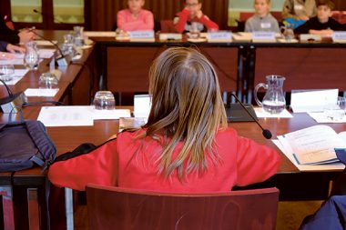democratie participative_conseil municipal avec des enfants Lyon