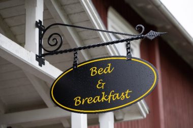AdobeStock_525776033 bed and breakfast