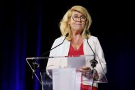 Dominique Faure, la ministre déléguée chargée des collectivités, au congrès de l'Anett