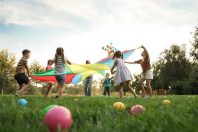 Enfants dans un parc