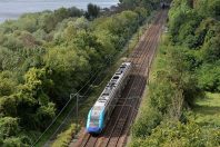 Train express régional des Pays de la Loire bordant la Loire