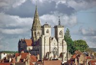 Semur-en-Auxois_FR21_église_DSCF2832 Michel FOUCHER, CC BY-SA 4.0 httpscreativecommons.orglicensesby-sa4.0, via Wikimedia Commons