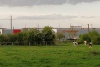 Héritage des trente glorieuses, les zones commerciales en périphérie des villes souffrent d'une mauvaise image.