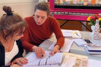A l'association Mots et merveilles, des binômes apprenant et bénévole sont formés