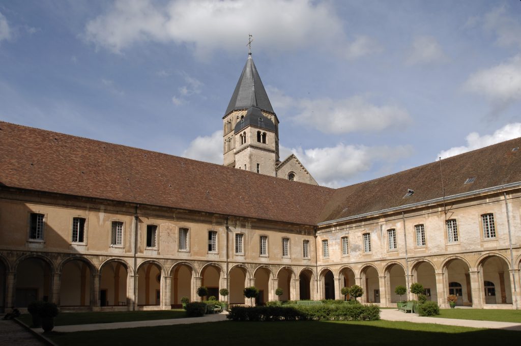 FR -2014 Cluny - Cloitre de l'Abbaye de Cluny_ Ph.Berthé CMN Paris (1)