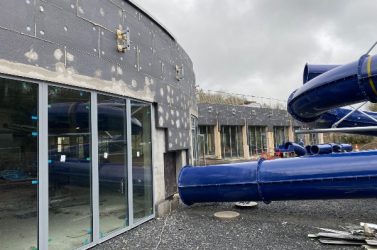 L'isolation en polystyrène graphité a une capacité de 2,9 m2K/W un peu inférieure à celle imposée par la réglementation thermique s'appliquant aux bâtiments tertiaires.