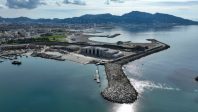 A droite, le pôle France Voile a été doté d'une terrasse qui servira aux arbitres pendant les épreuves de voile.