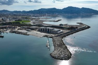 A droite, le pôle France Voile a été doté d'une terrasse qui servira aux arbitres pendant les épreuves de voile.