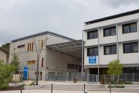 Le collège Robert Desnos de Rives / Rives, Isère, France