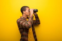 jumelles-luismolinero-AdobeStock_244347393