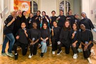 Les participantes du parcours coordonné de six mois, nommé Girlzz et mis en place par We Talk sont ici en "boot camp" à Combloux, au pied du Mont-Blanc, en août 2023, pour des activités sportives de groupe (biathlon, randonnée, boxe...).