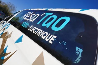 Le réseau de transport à la demande d'Orléans est cité en exemple.