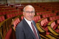 Paul Christophe, à la tête de la Commission des Affaires sociales