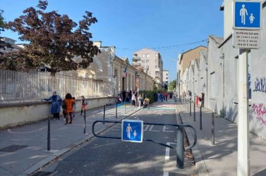 Piétonnisée depuis septembre 2020, la rue Meynis dans le 3e arrondissement de Lyon (Rhône) est le premier projet pilote du programme "Rues aux enfants".