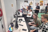 Dans le QPV Grâce de dieu, à Caen, une journée ludique a réuni une trentaine de jeunes et des personnels d’entreprise pour aider les mises en relation.