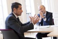 David Lisnard, le président de l'Association des maires de France (AMF) et Pierre Moscovici, Premier président de la Cour des comptes, dans les locaux de l'association d'élus.