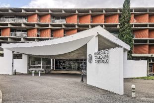 (31)_Université_Toulouse_1_Capitole_-_Entrée_principale,_site_de_l'Arsenal
