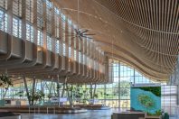 La première aérogare bioclimatique en milieu tropical, reposant sur une ventilation naturelle
et l’utilisation de bois, a été inaugurée à La Réunion au printemps dernier.