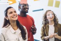 Des agents de l’éducation et des enseignants se forment ensemble