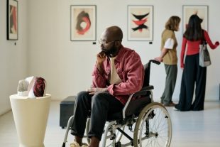 handicap-culture-AnnaStills-AdobeStock_1093474974