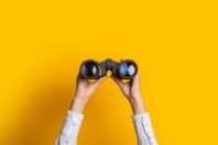 jumelles-vue-Alex-AdobeStock_423408051