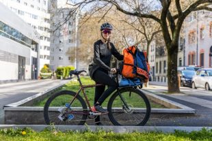 Parmi les actions possibles d’un service logistique urbaine : favoriser les livraisons en mode actif, comme à Grenoble Alpes Métropole (Isère)
au moyen de primes.