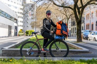 Parmi les actions possibles d’un service logistique urbaine : favoriser les livraisons en mode actif, comme à Grenoble Alpes Métropole (Isère)
au moyen de primes.