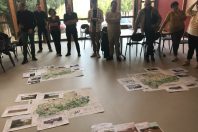 Les participants à l'atelier de l'outil Étape paysage
montrent comment pourraient être implantés les ENR
et la sobriété énergétique sur un territoire.