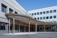 Les collèges, comme ici le collège Alain à Saint-Fons (Rhône), représentent 70 % des bâtiments concernés.